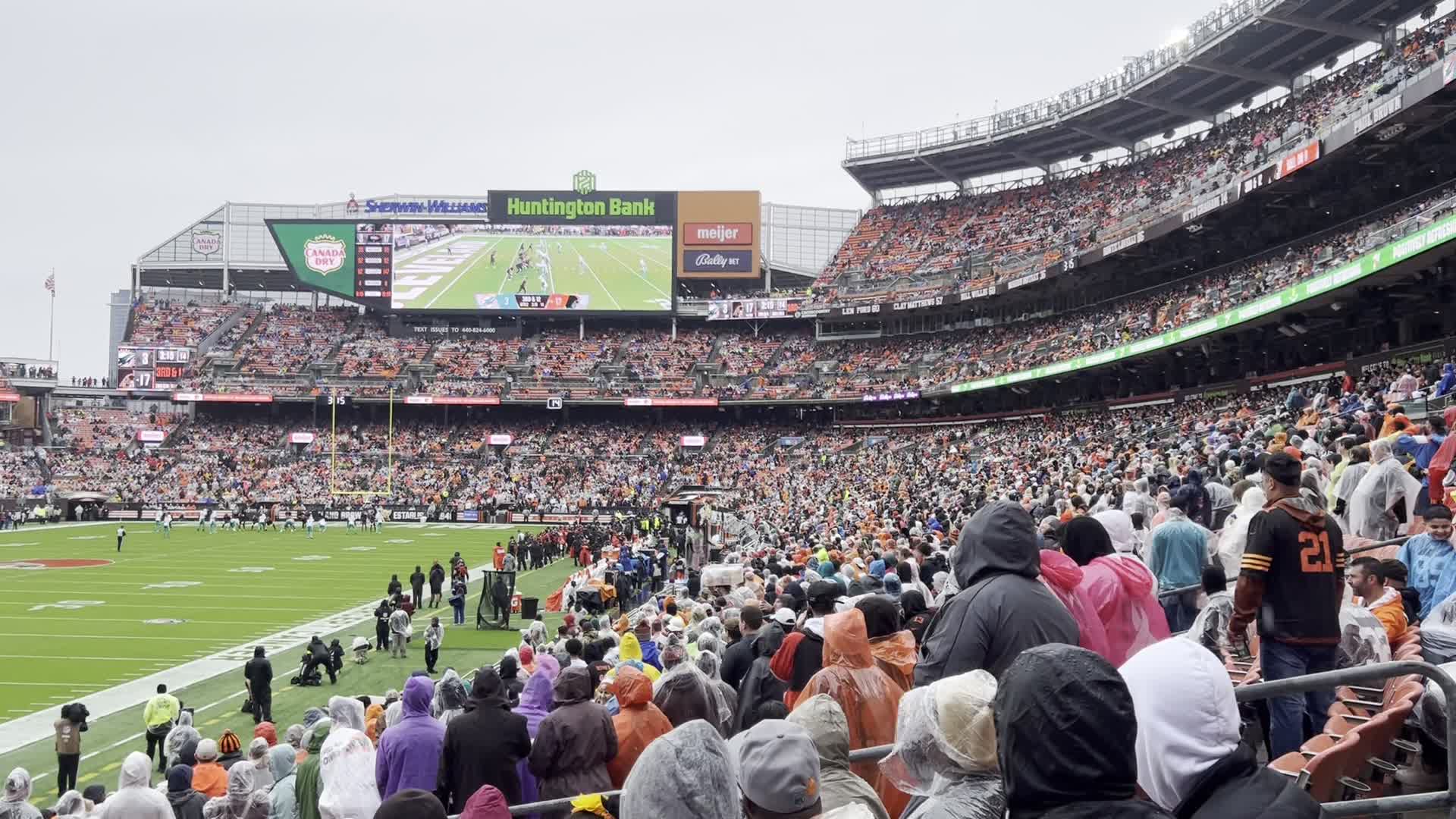 Cleveland Browns Stadium / Section 347 Fans