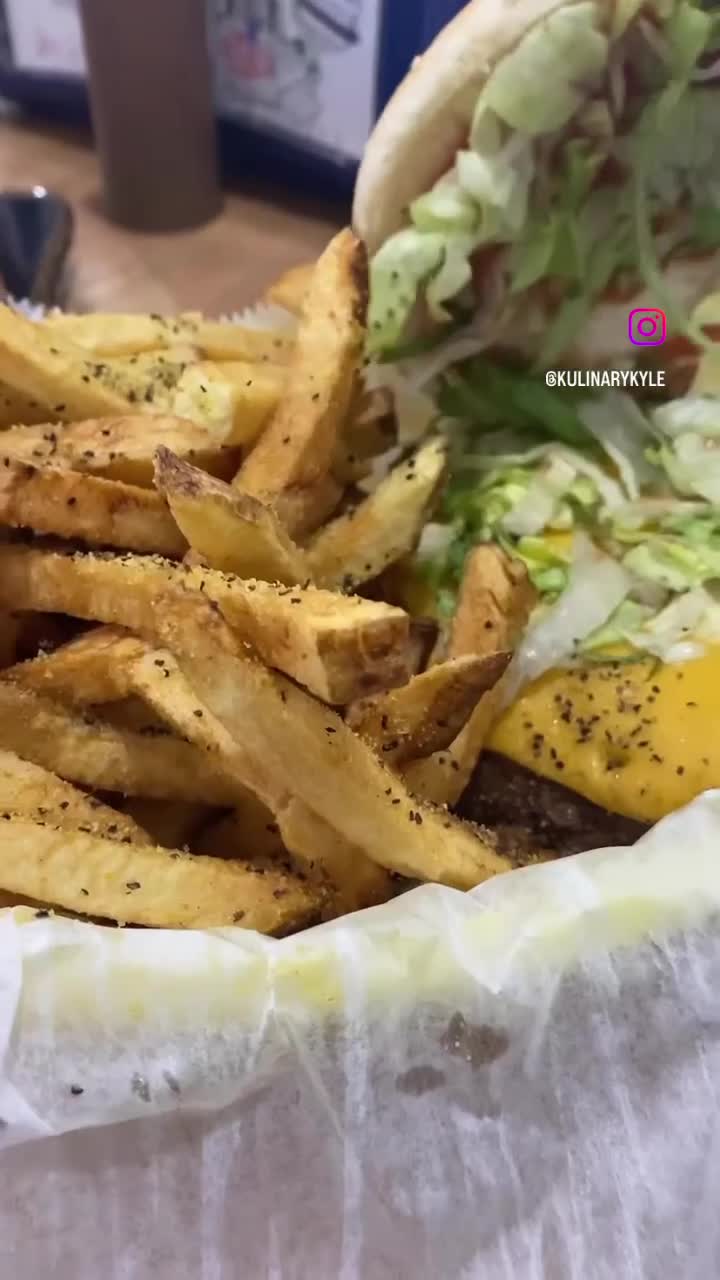 P T's Olde Fashioned Grille