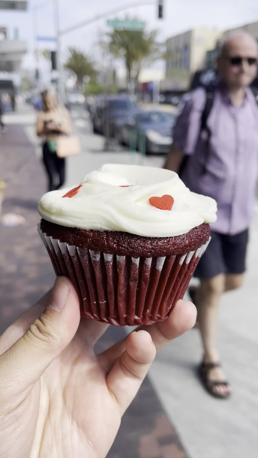 Video review of Frosted Cupcakery
