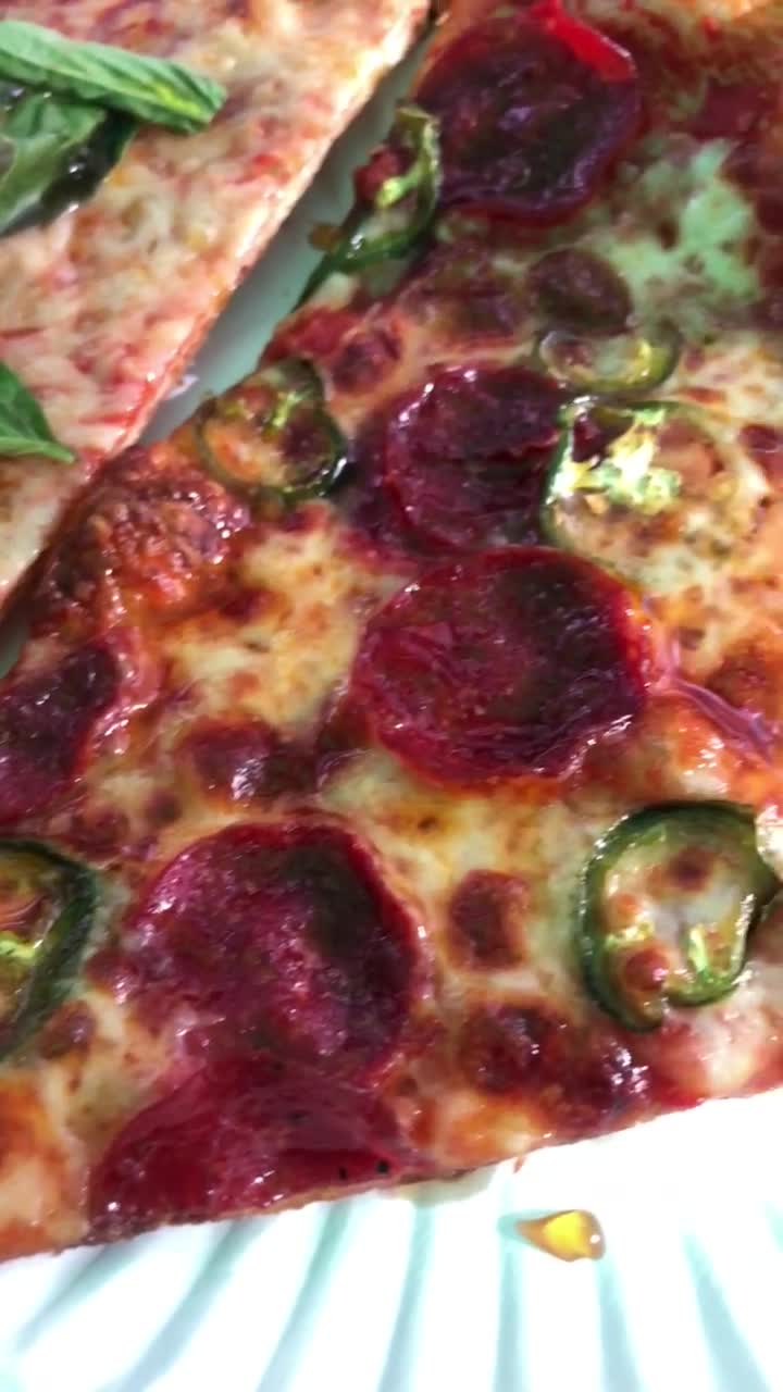 Video review of Scarr's Pizza