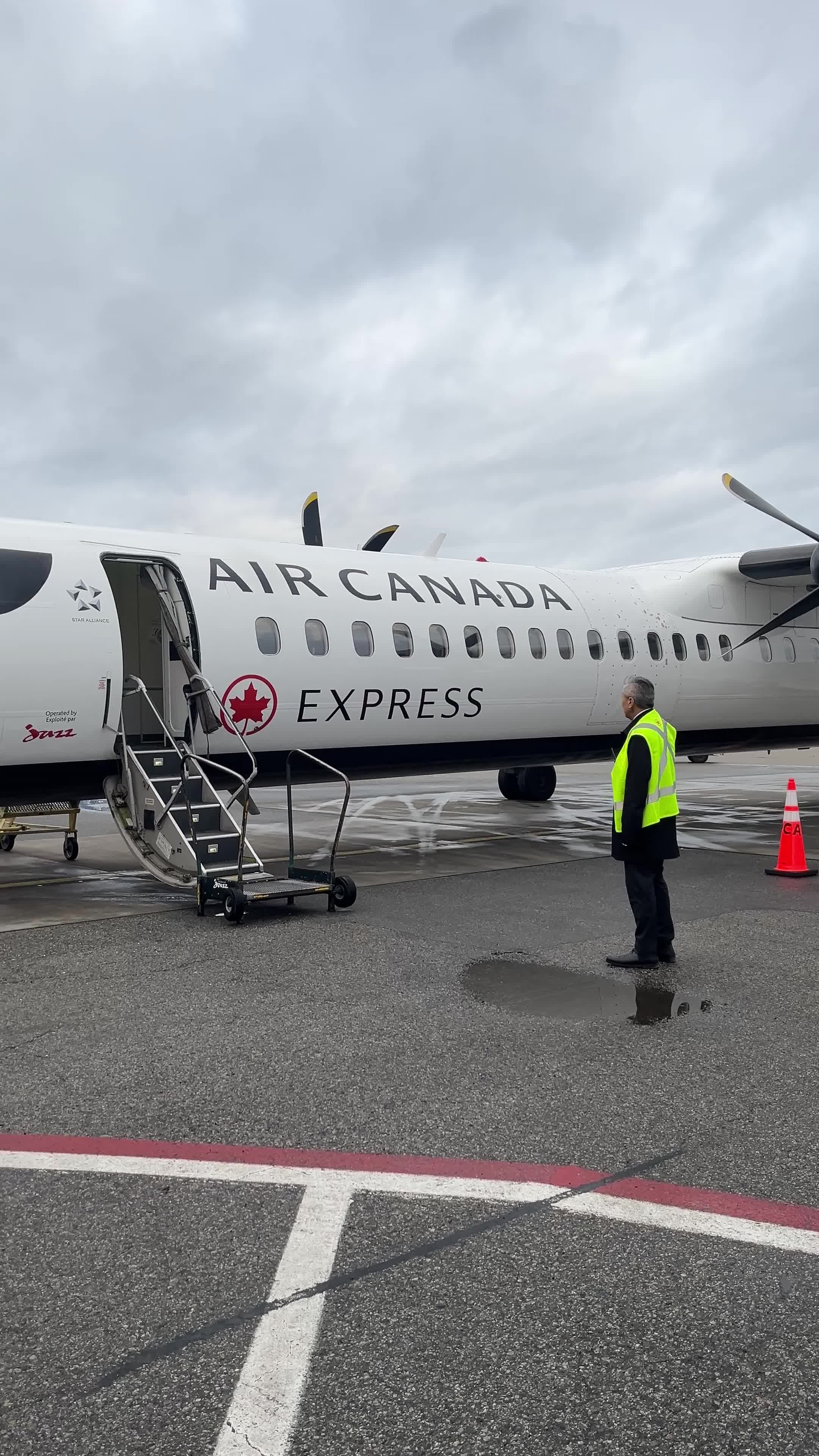 Kelowna International Airport (YLW)
