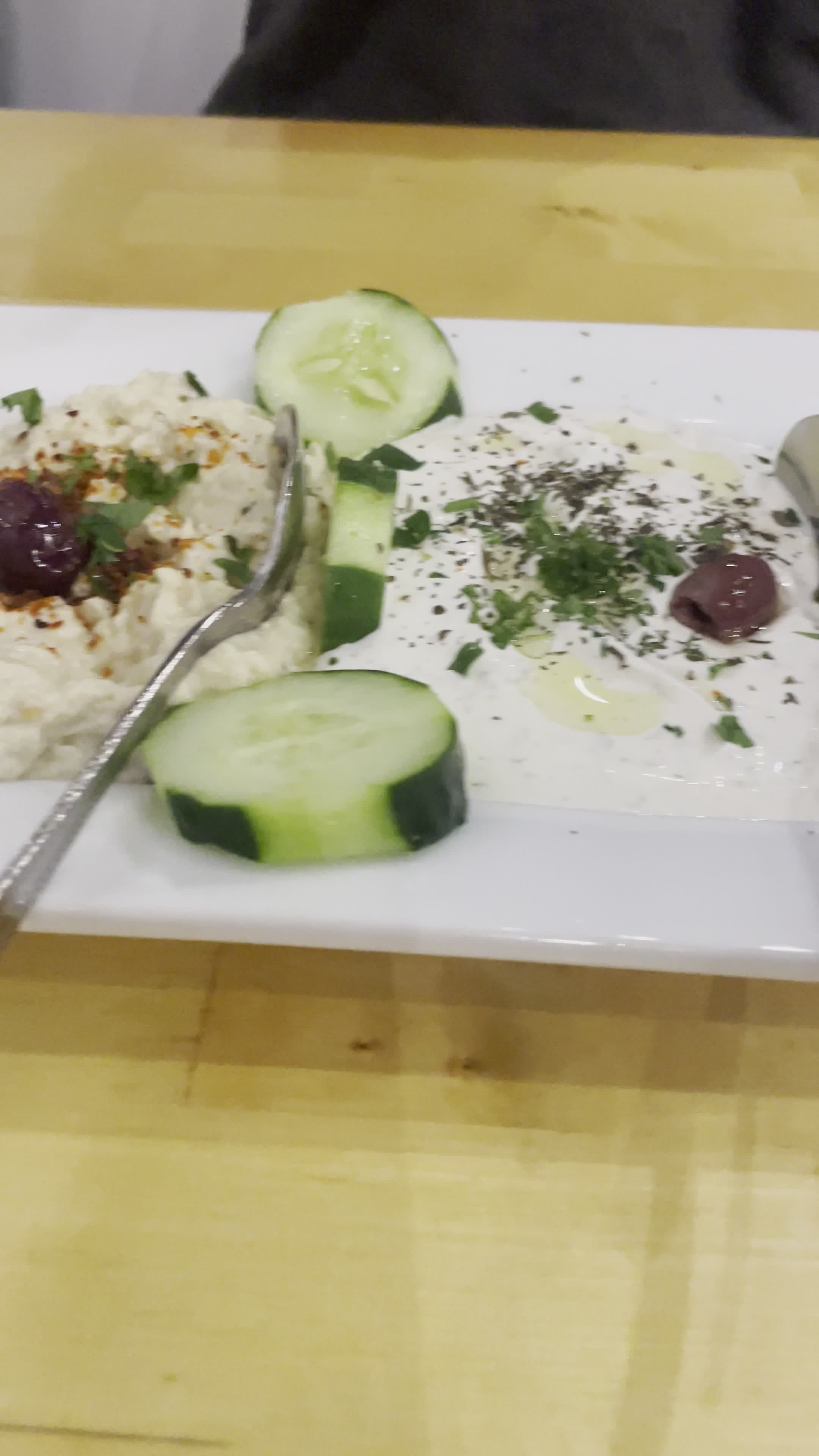 Mios Grill & Cafe