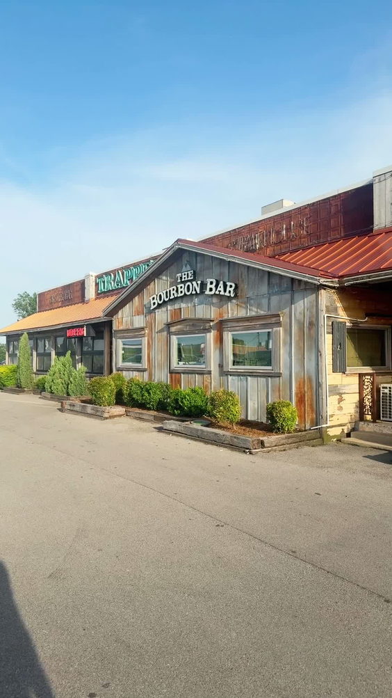 Trapper's Fishcamp & Grill