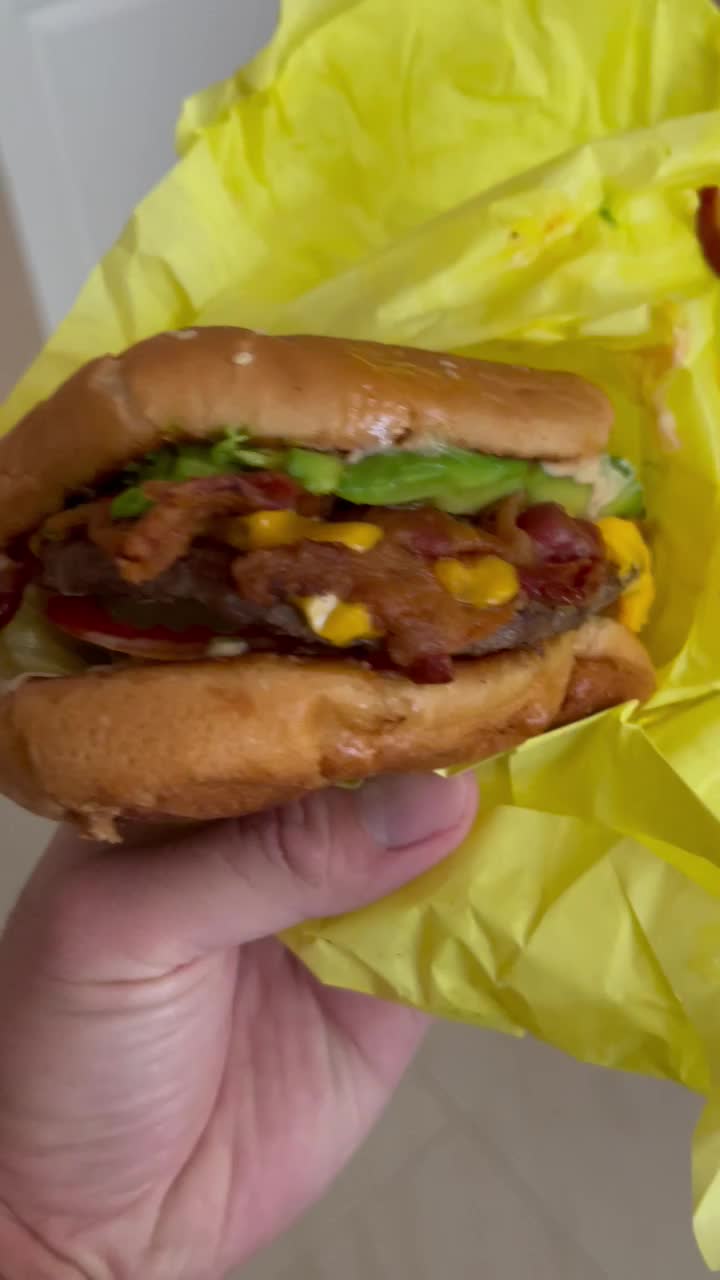 Video review of Colima Burgers