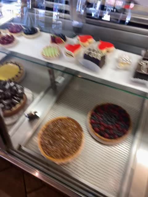 Video review of Douce France