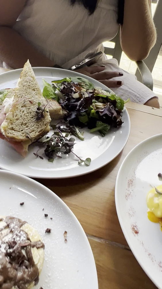Ganso & Castor, Café De Museo