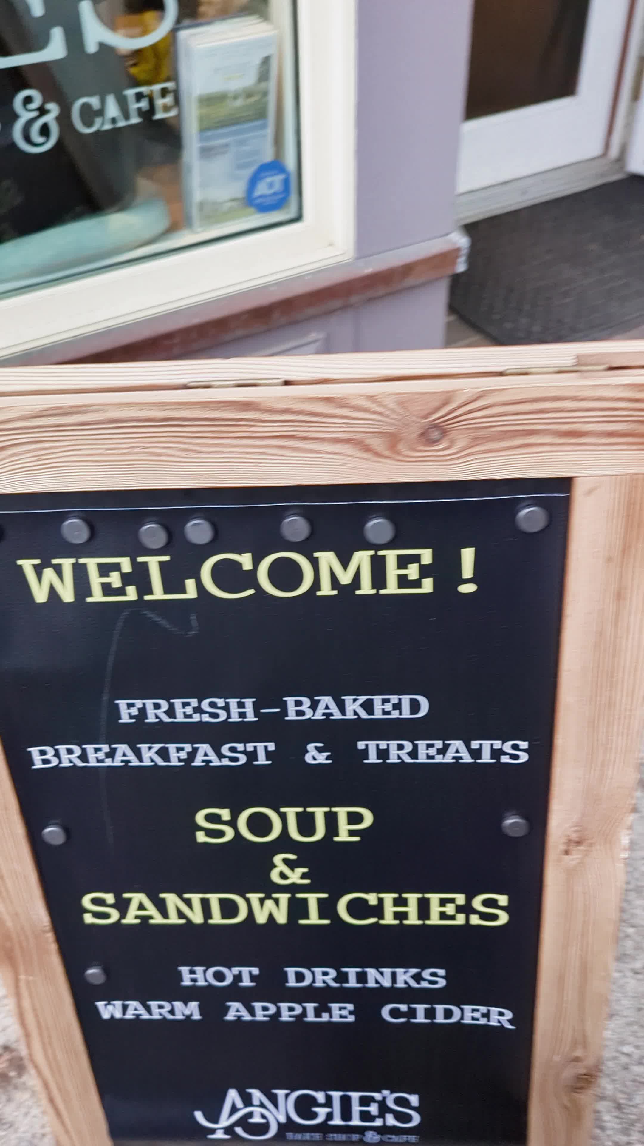 Angies’s Cafe And Bakery