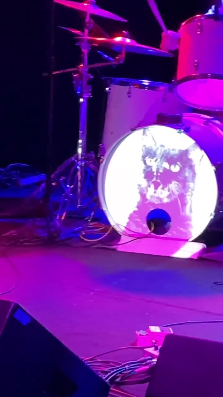 Video review of Club Cafe