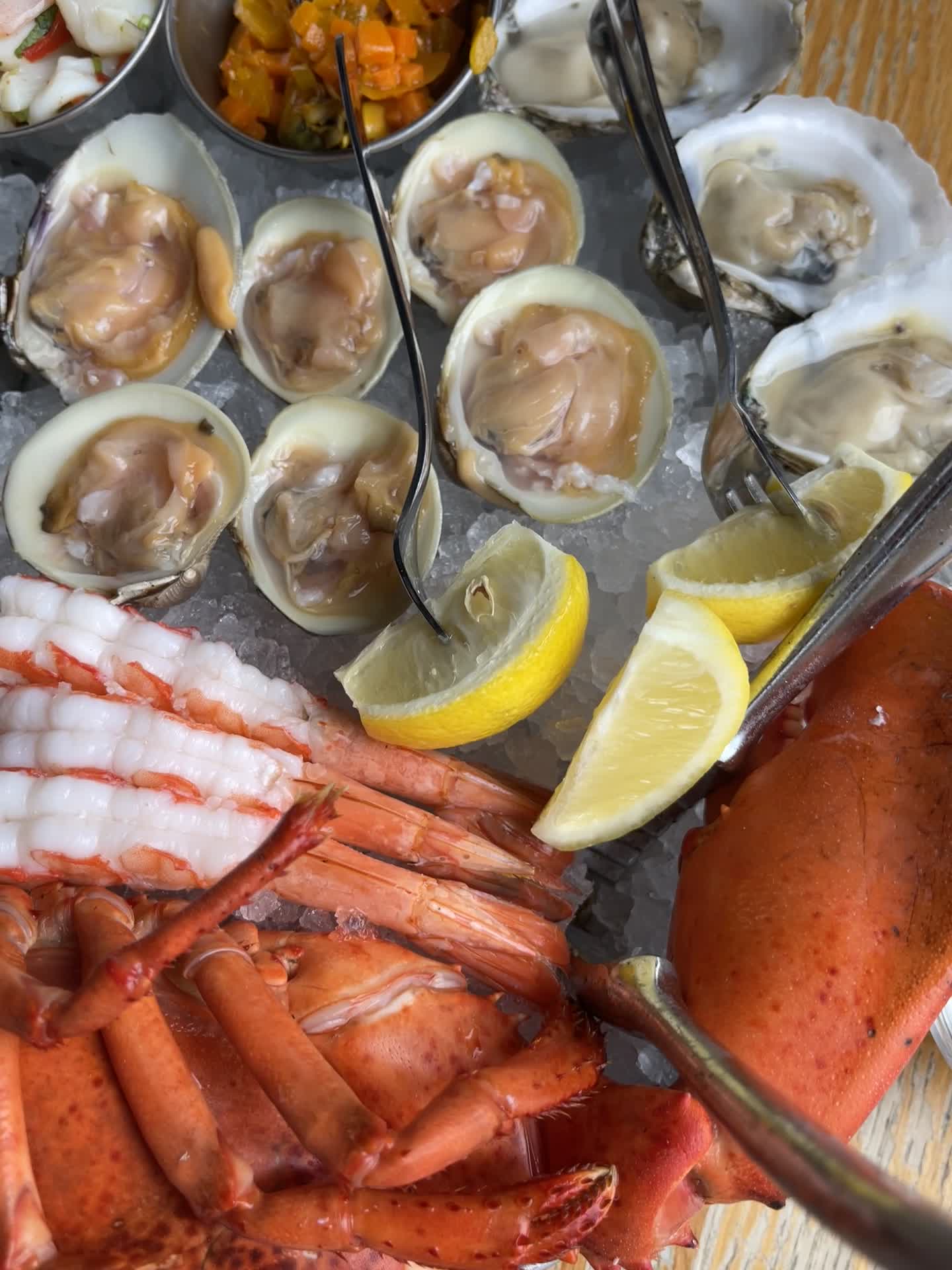 Video review of Hank's Oyster Bar