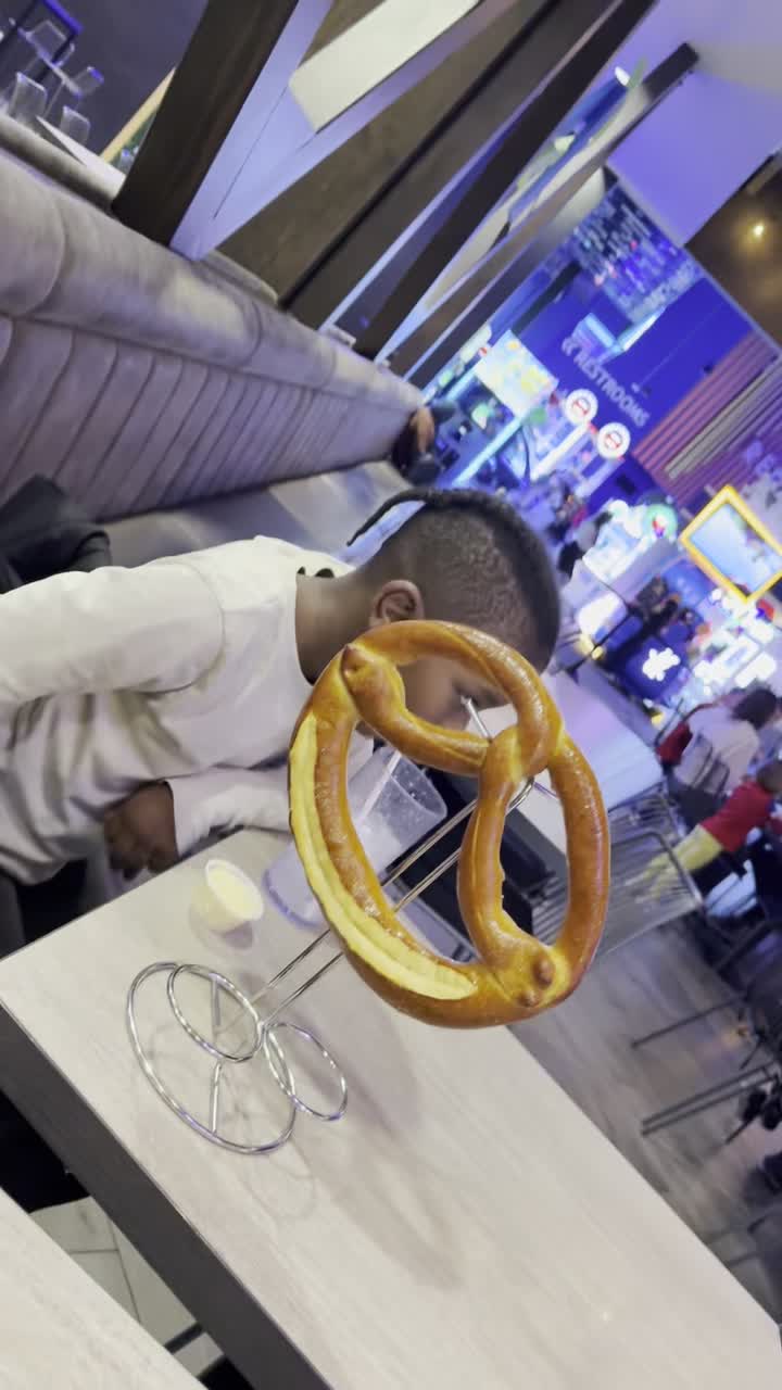 Ben's Soft Pretzels-Grandscape