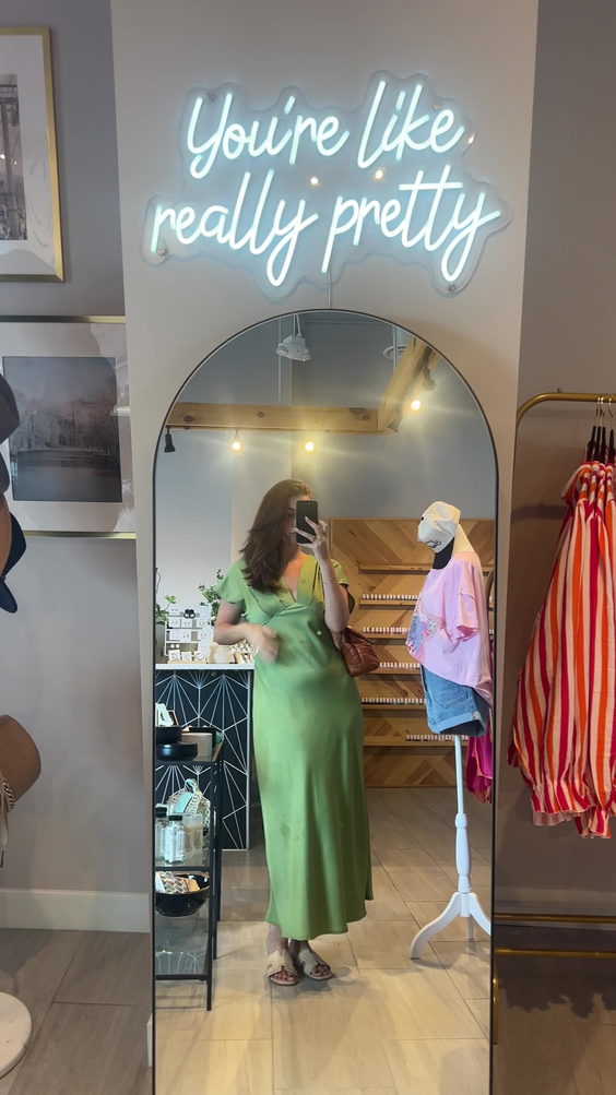 PAINT Nail Bar