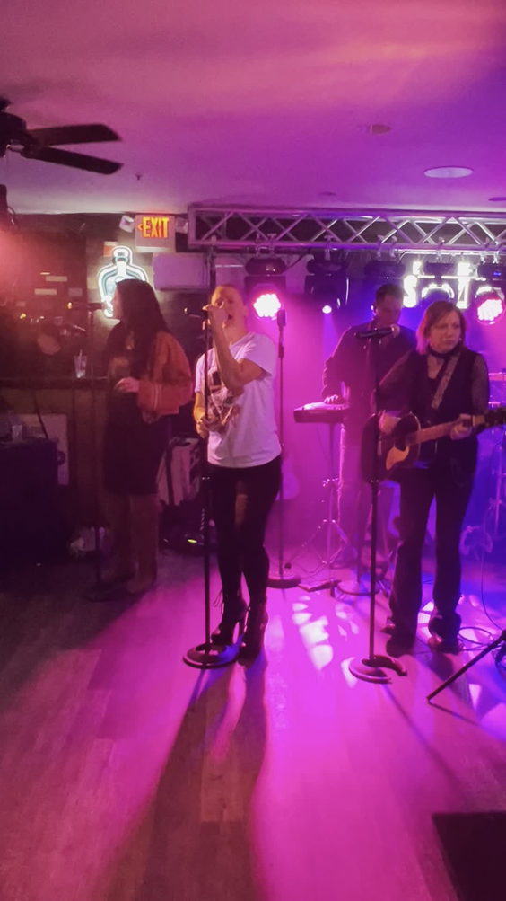 Creekside Sports Bar & Grille