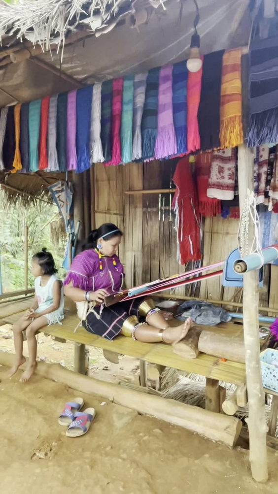 Long Neck Karen Village