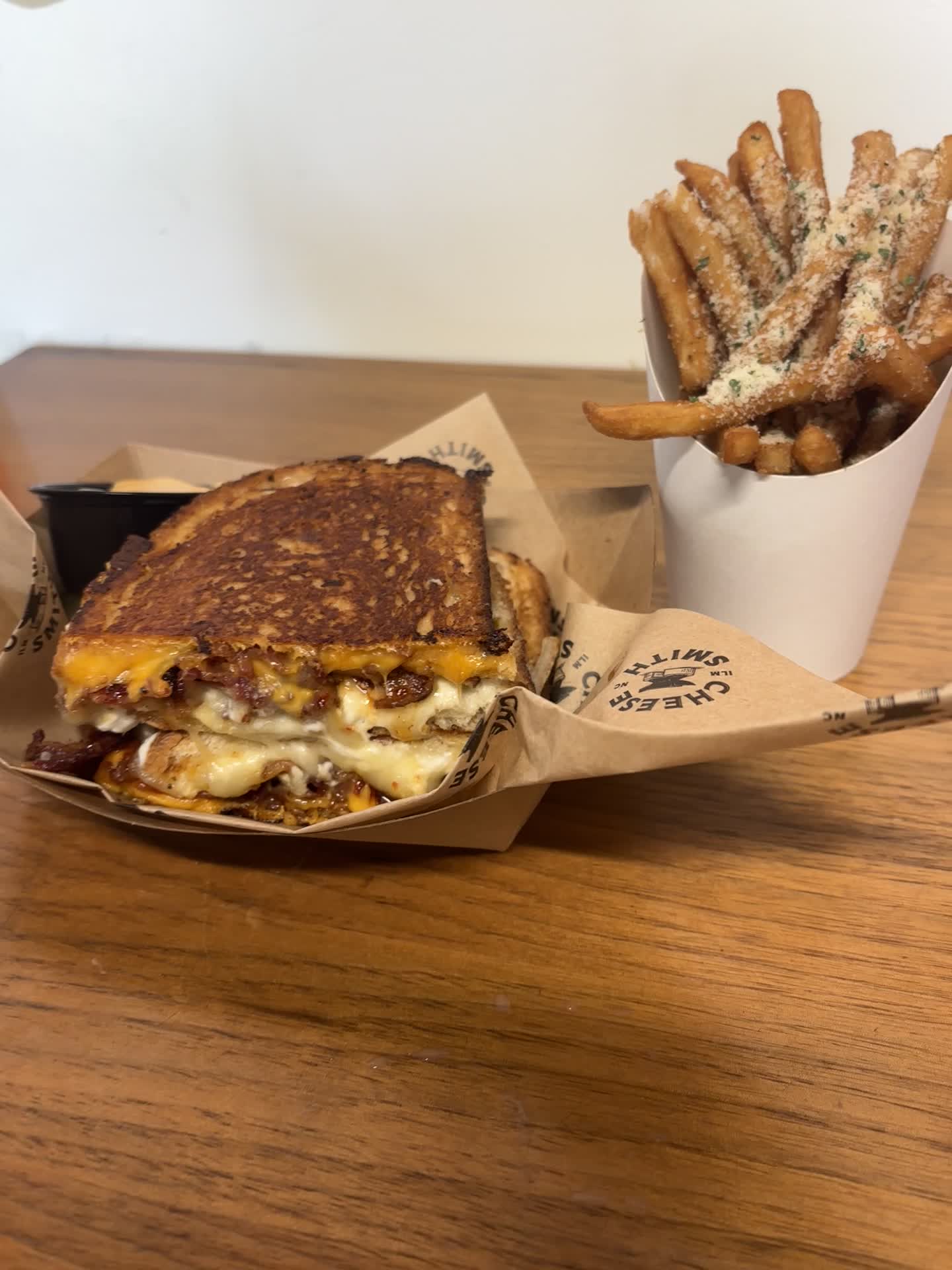Video review of CheeseSmith