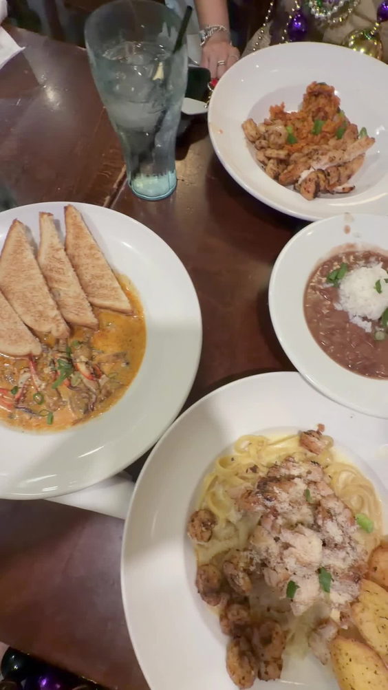 Creole House Restaurant & Oyster Bar