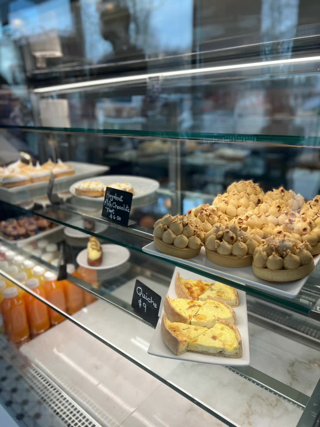 Farine Bakery & Café