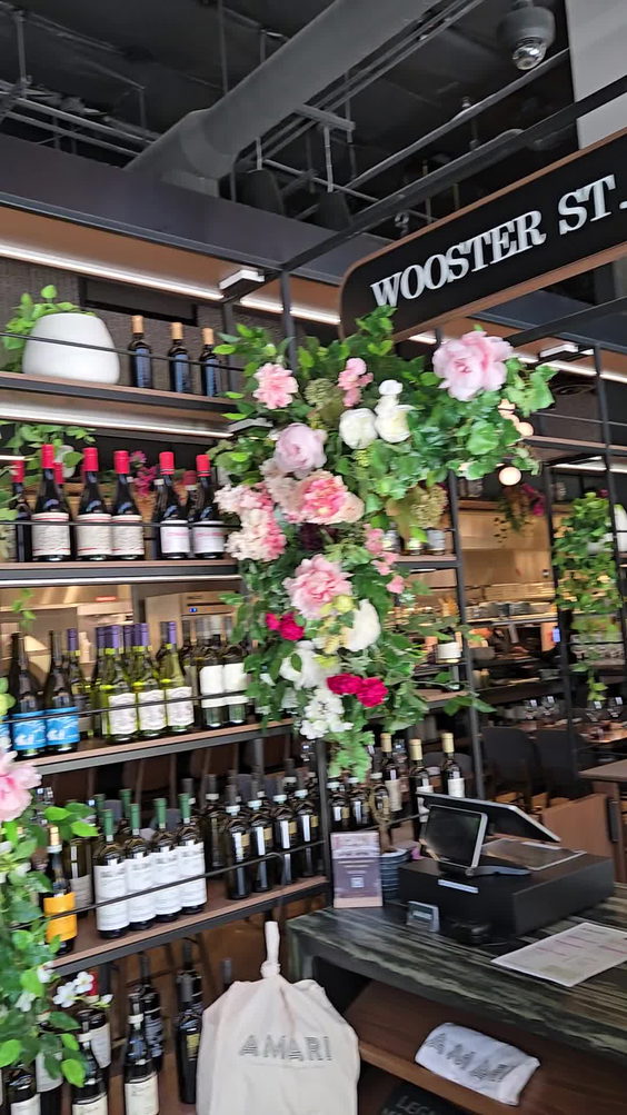 Amari Italian Kitchen & Wine Shop