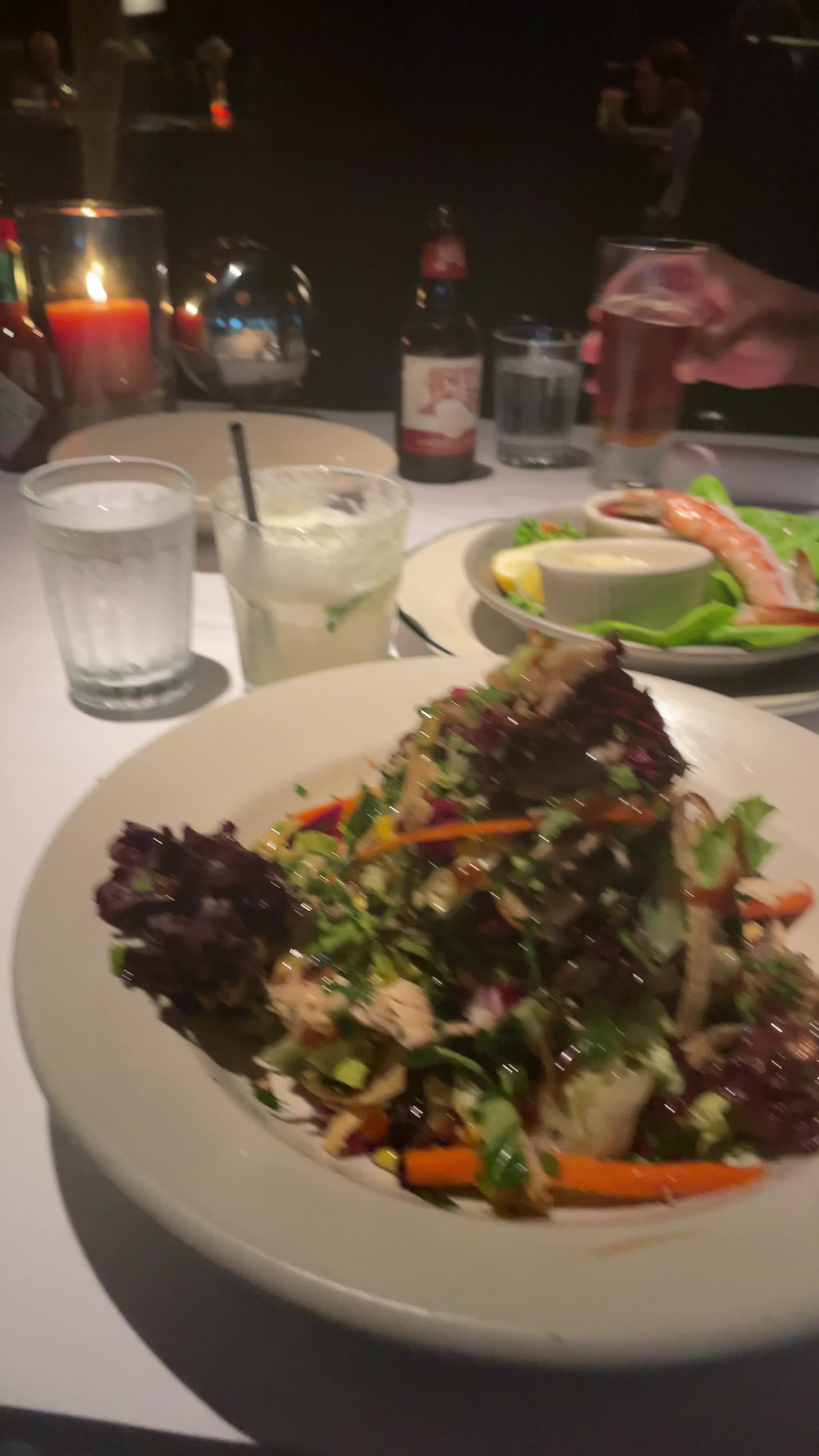 Video review of Houston's Restaurant