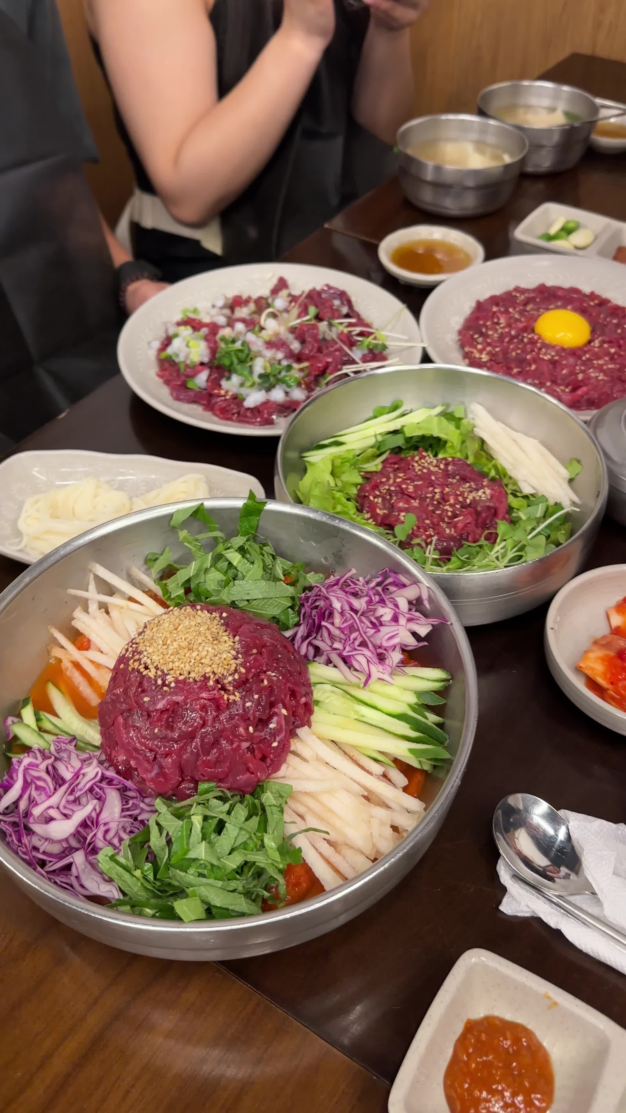 Video review of BHC Chicken Beer Plate