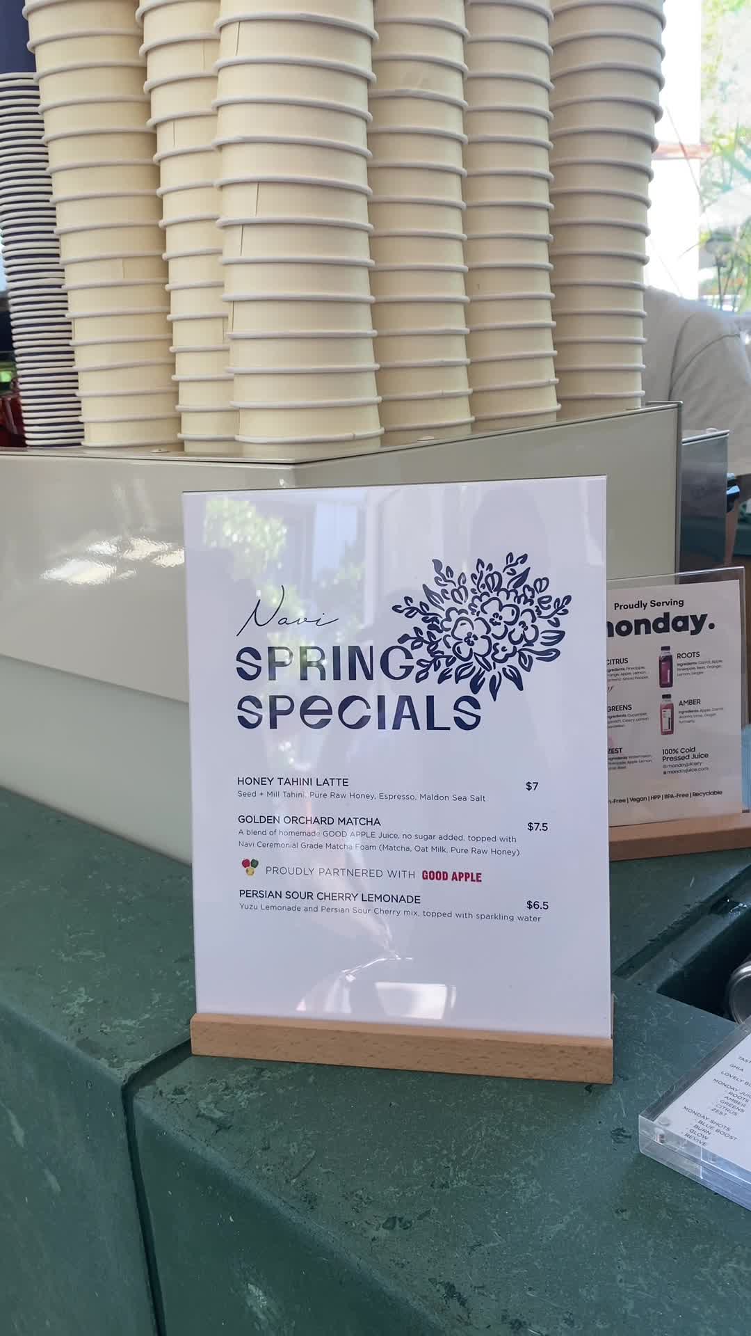 Navi Coffee & Flowers
