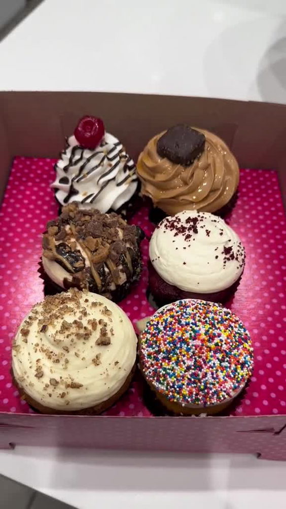 Smallcakes Cupcakery