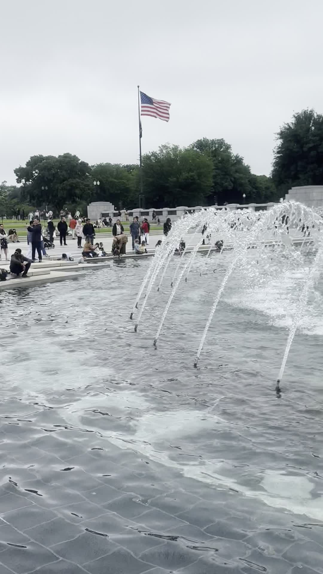 Video review of World War II Memorial