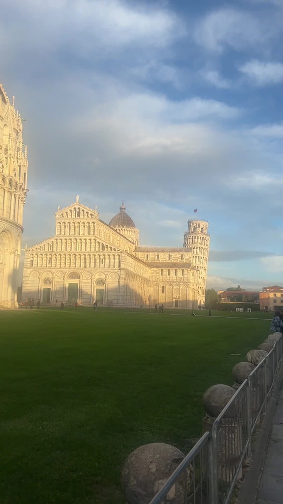 Tour Leaning Tower