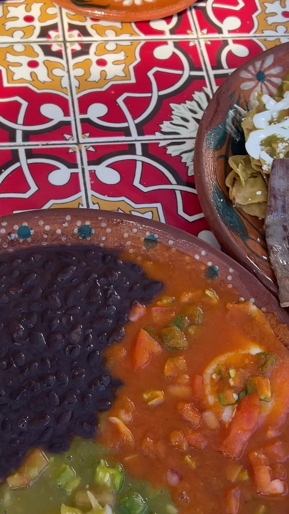 Las 15 Salsas Restaurant Oaxaqueño