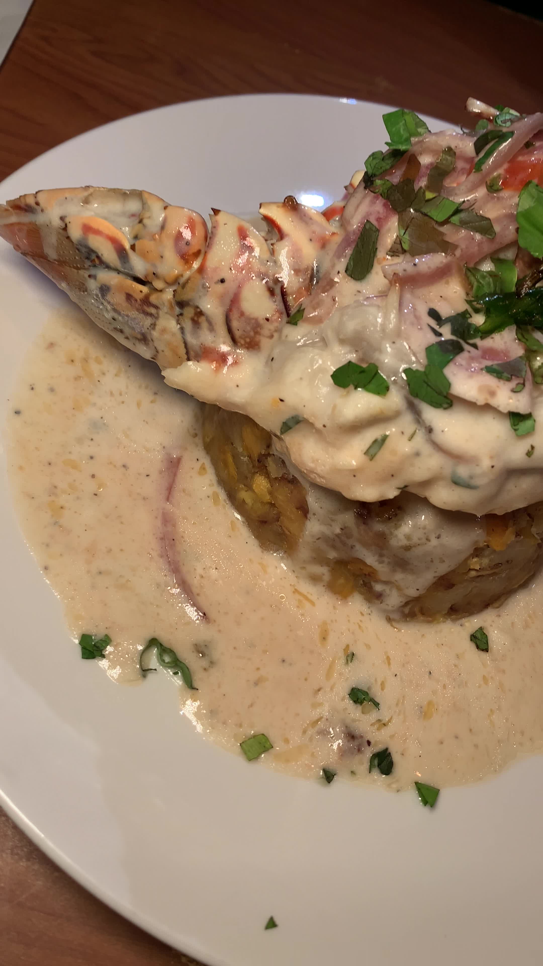 Platos Restaurant & Bar