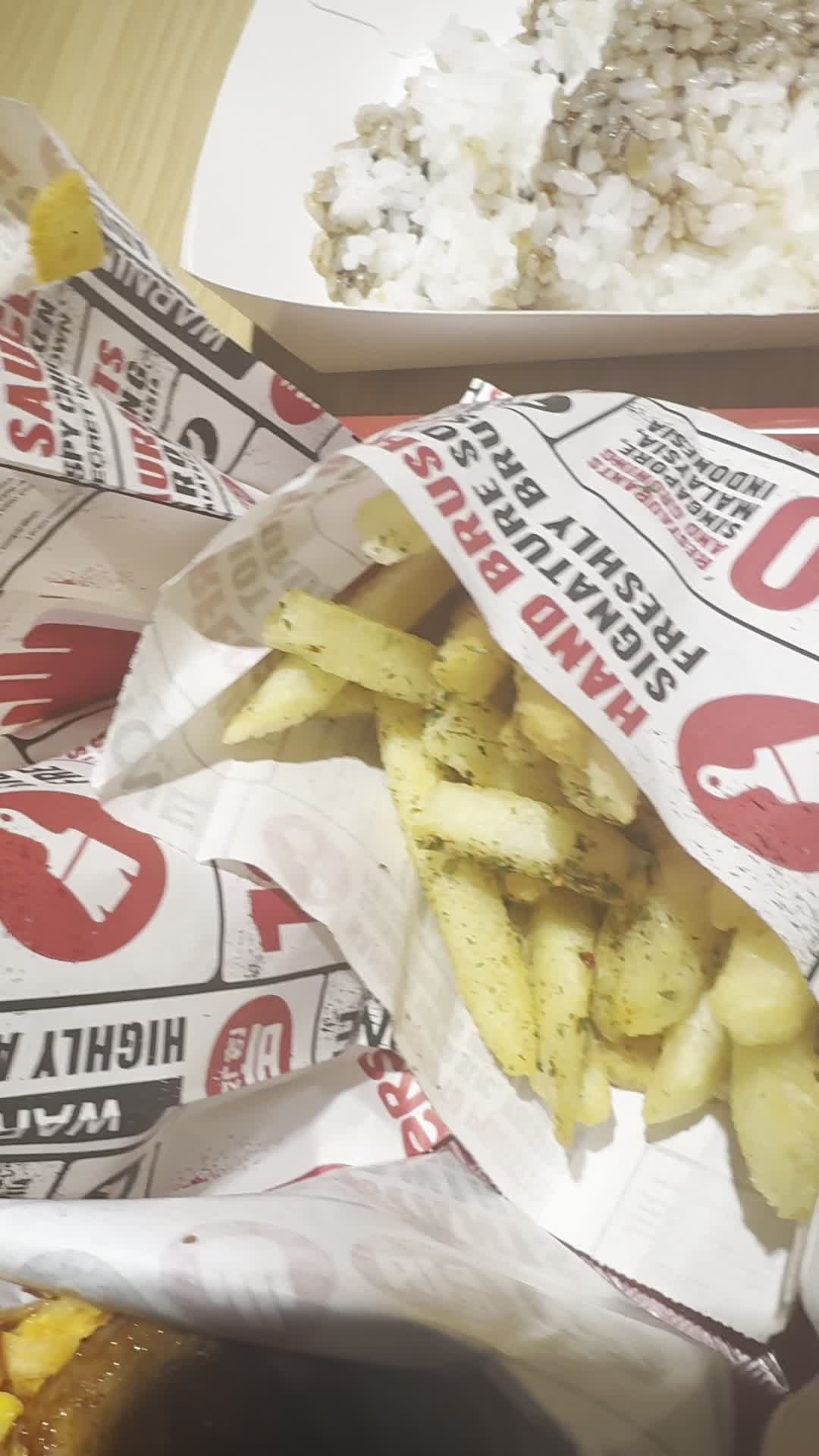 Video review of 4 Fingers Crispy Chicken