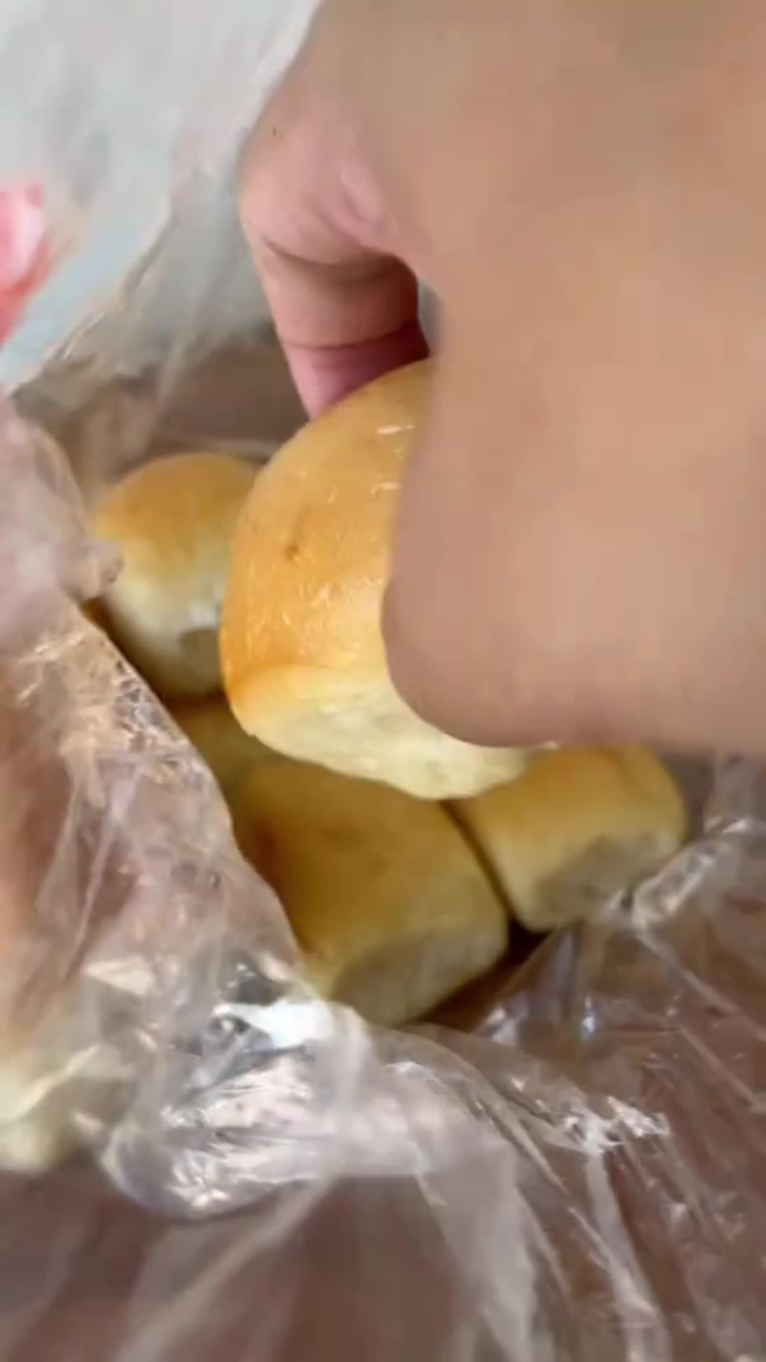 Video review of BreadTalk