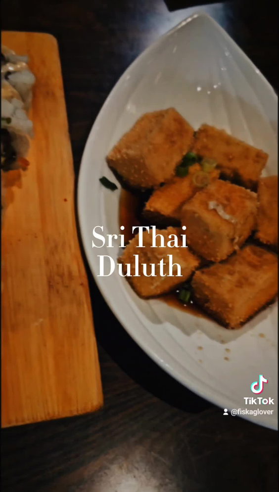 SriThai: Thai Kitchen and Sushi Bar (Duluth