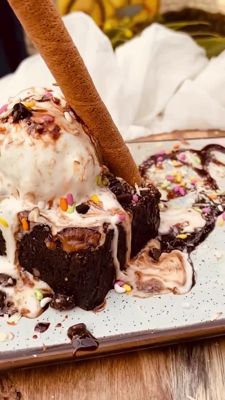 Meera's Bistro Amoroso Cafe