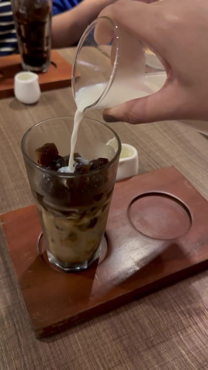 Video review of UCC Clockwork