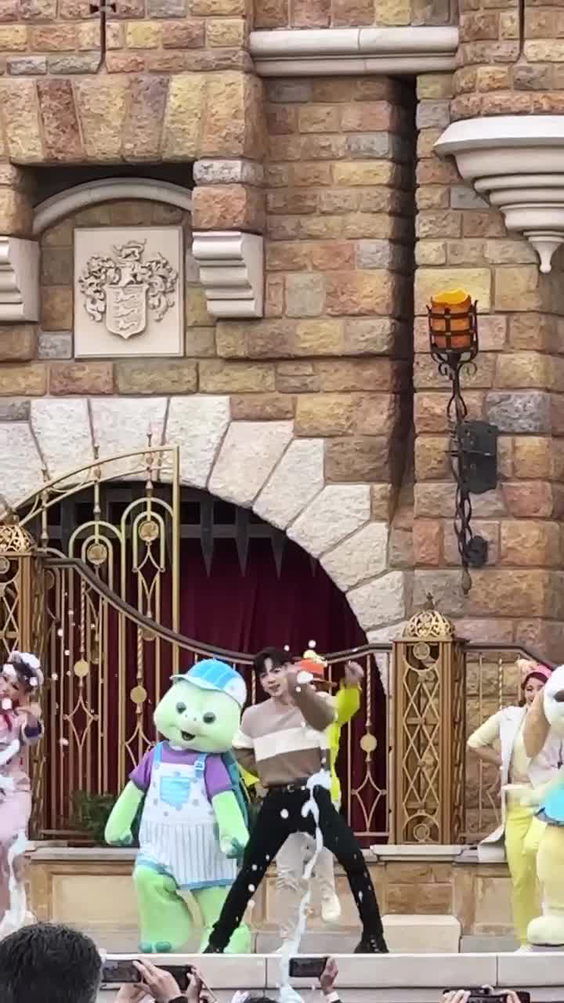 celebrate！tokyo disneyland