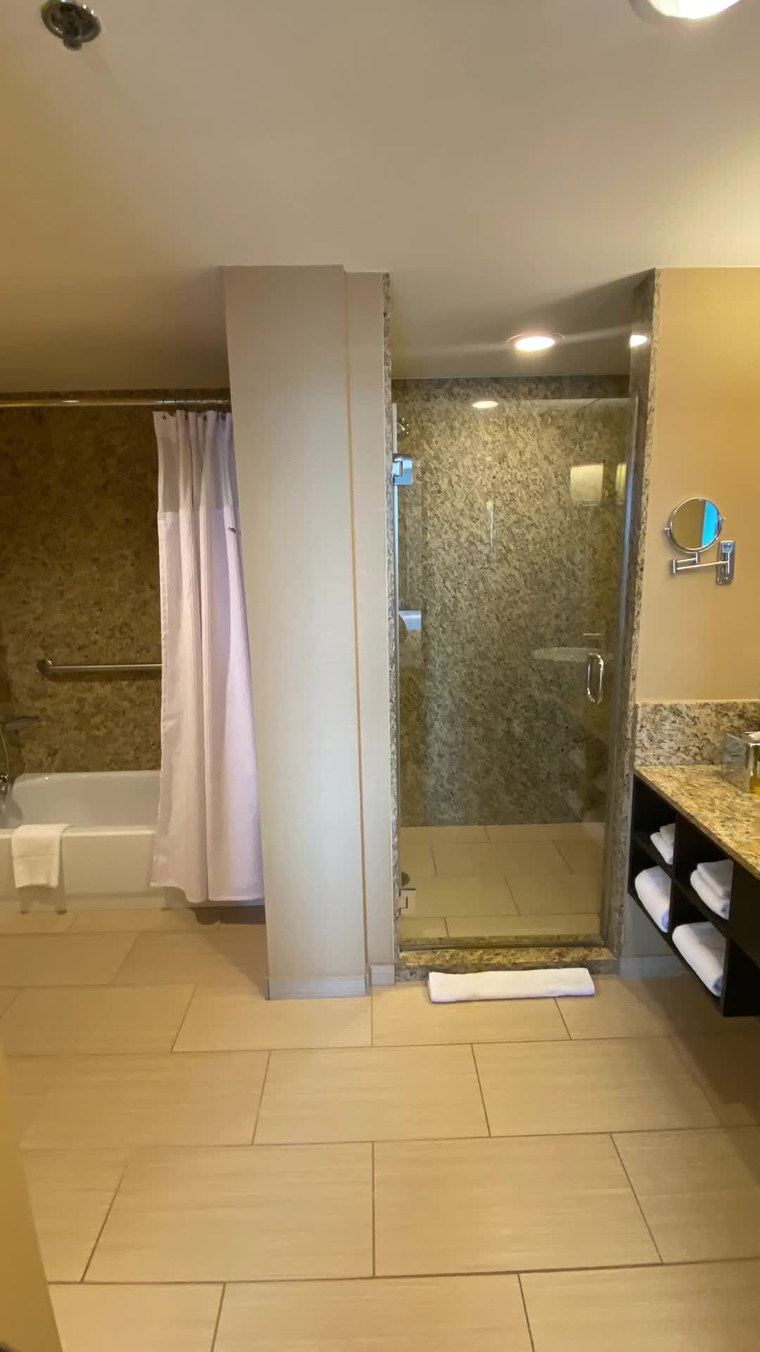 Crowne Plaza Chicago O'Hare Hotel & Conference Center