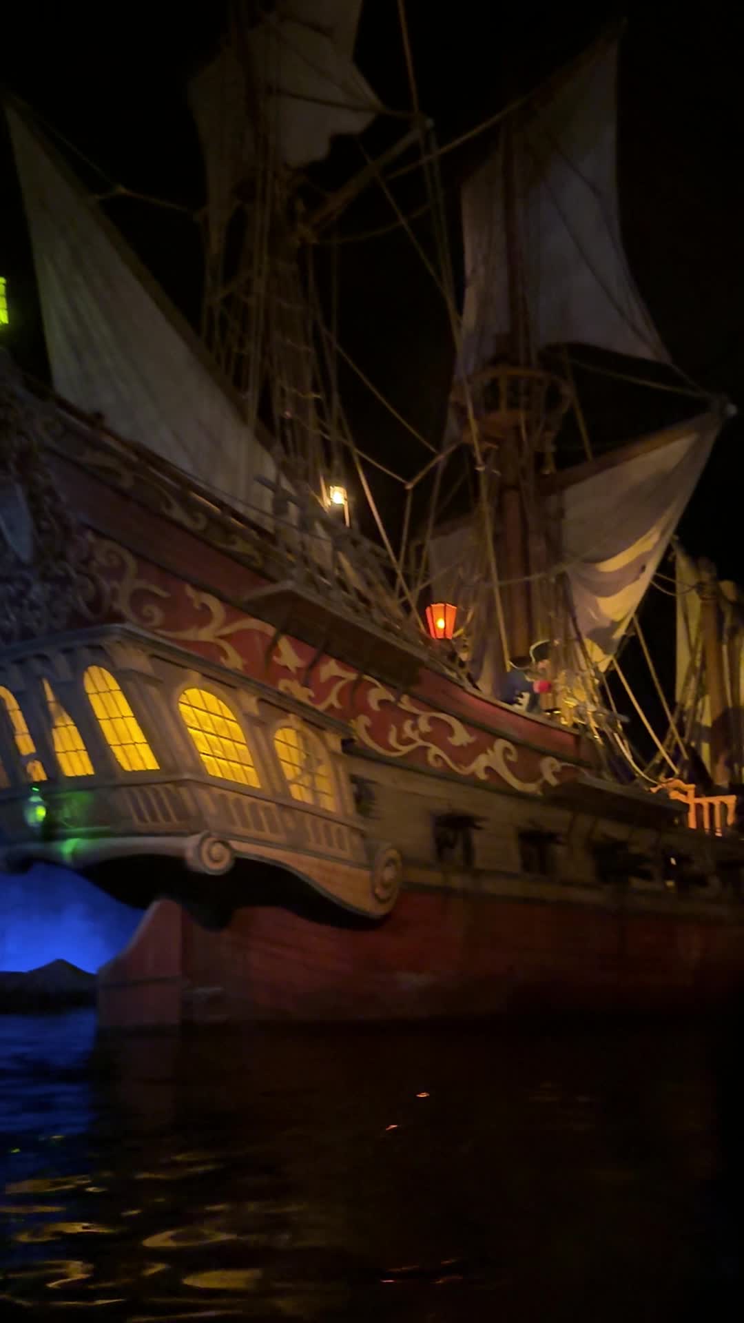 Video review of Pirates of the Caribbean