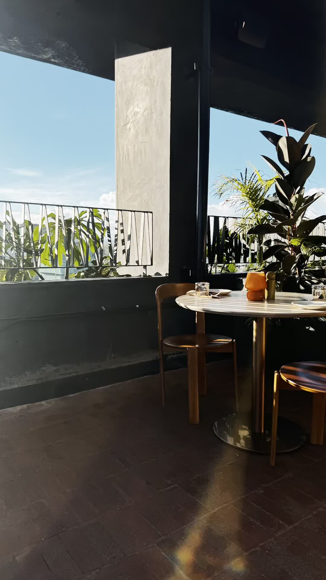 Dijo Rooftop Bar & Restaurant