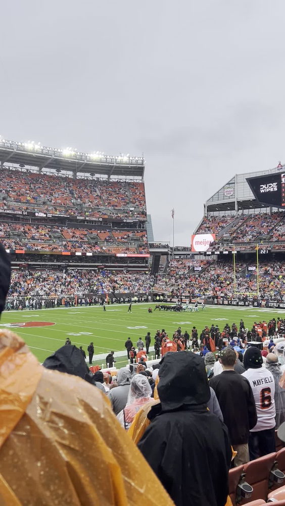 Cleveland Browns Stadium / Section 347 Fans