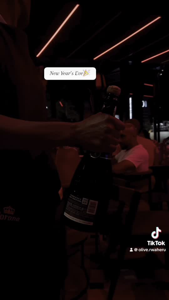 Video review of News Cafe