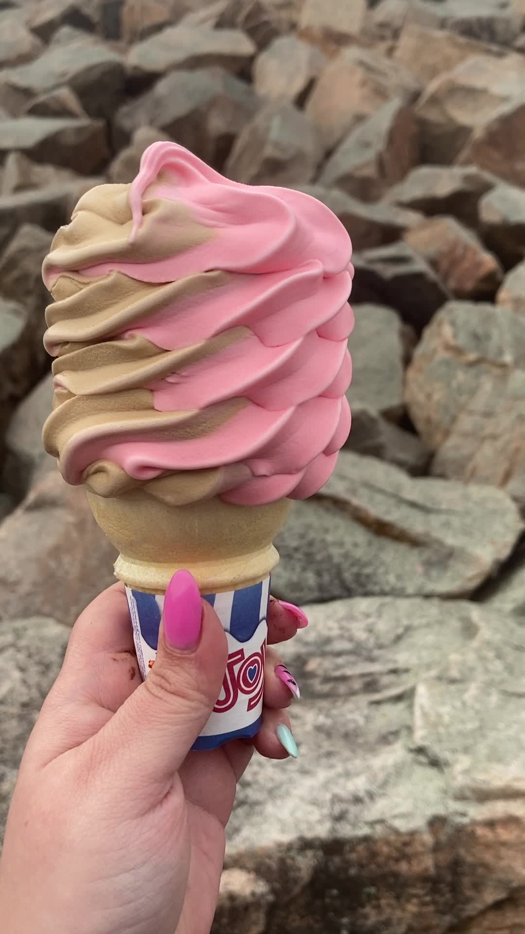 Video review of Dairy Maid