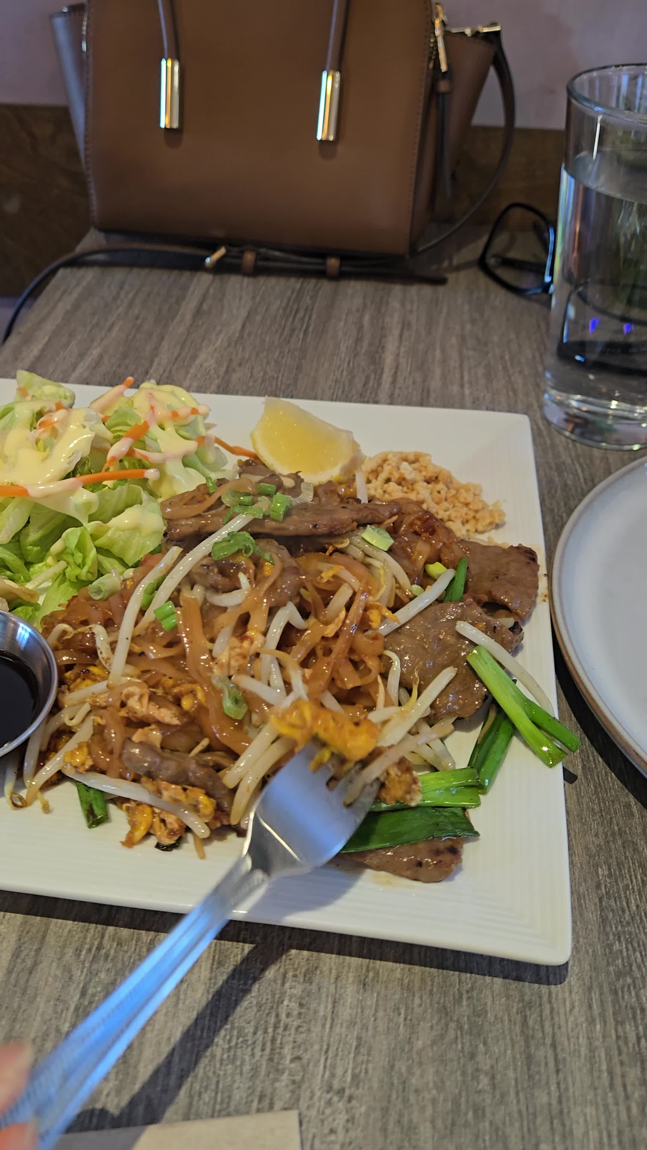 Table thai warm spring 