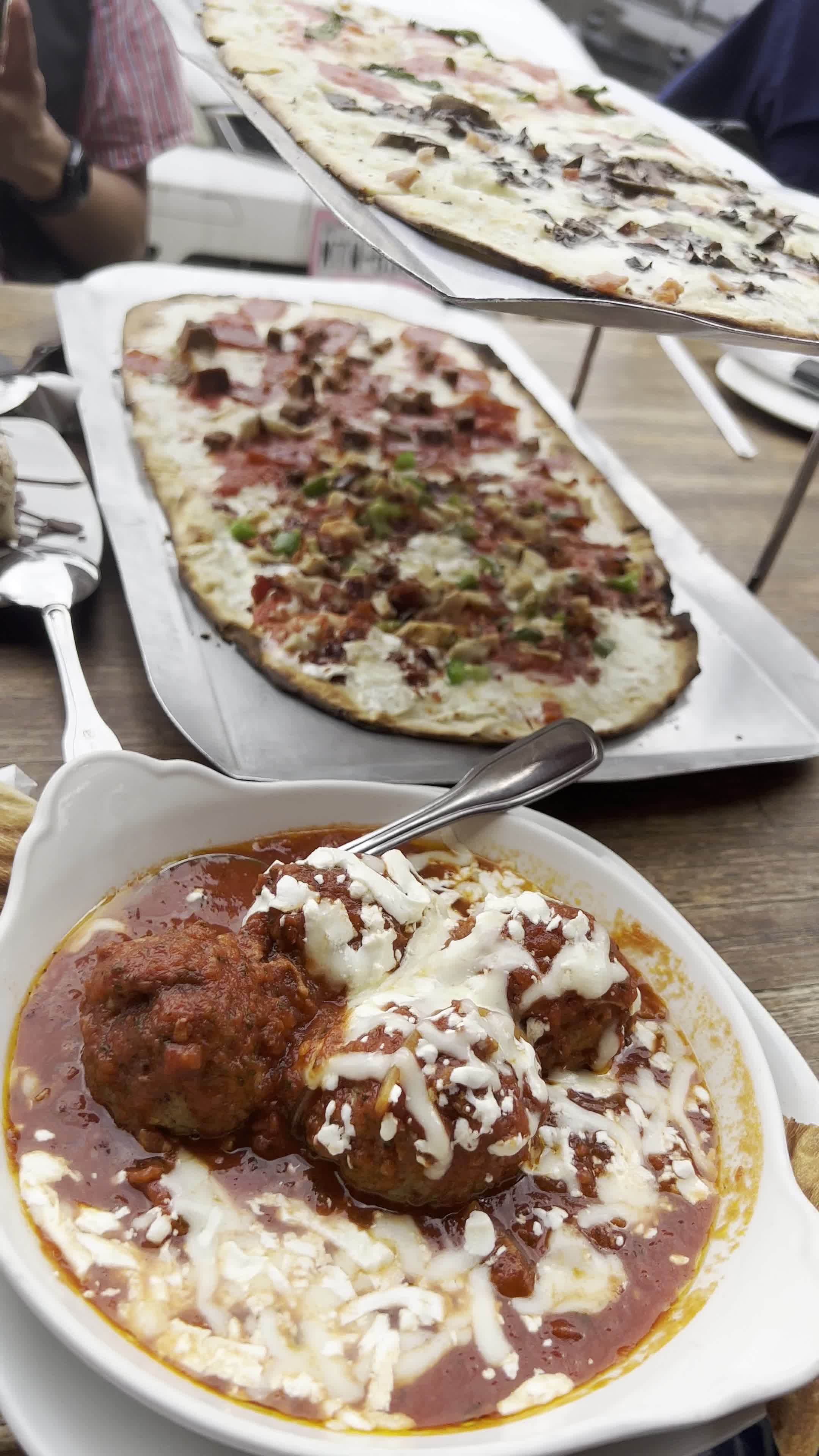 Olivella’s Pizza and Wine