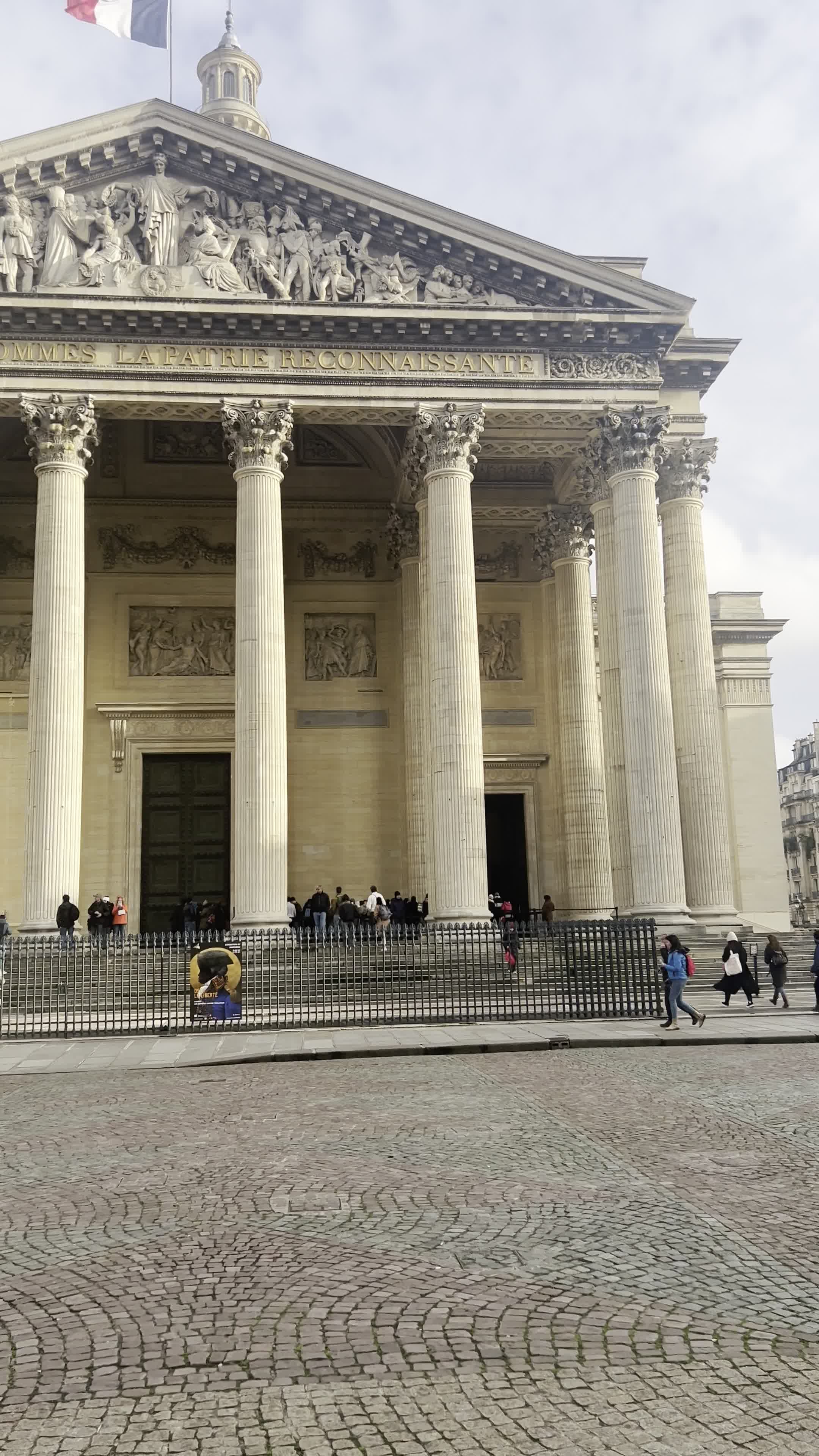 Video review of Panthéon