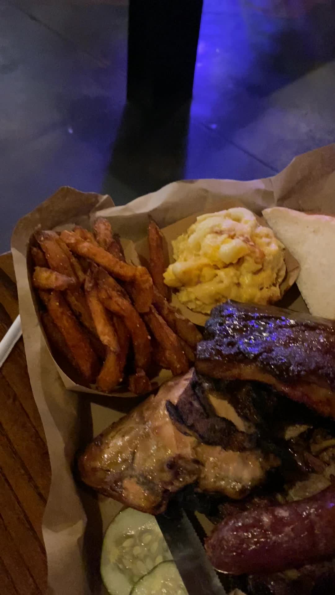 Video review of Mac's Speed Shop