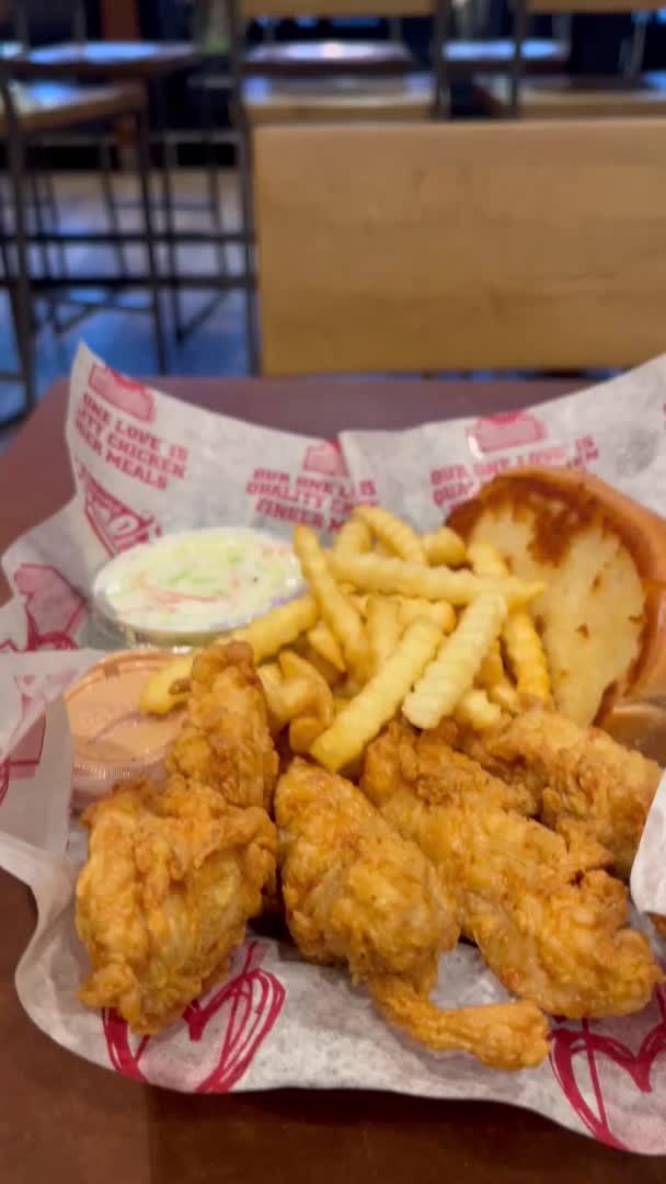 Video review of Raising Cane's Chicken Fingers