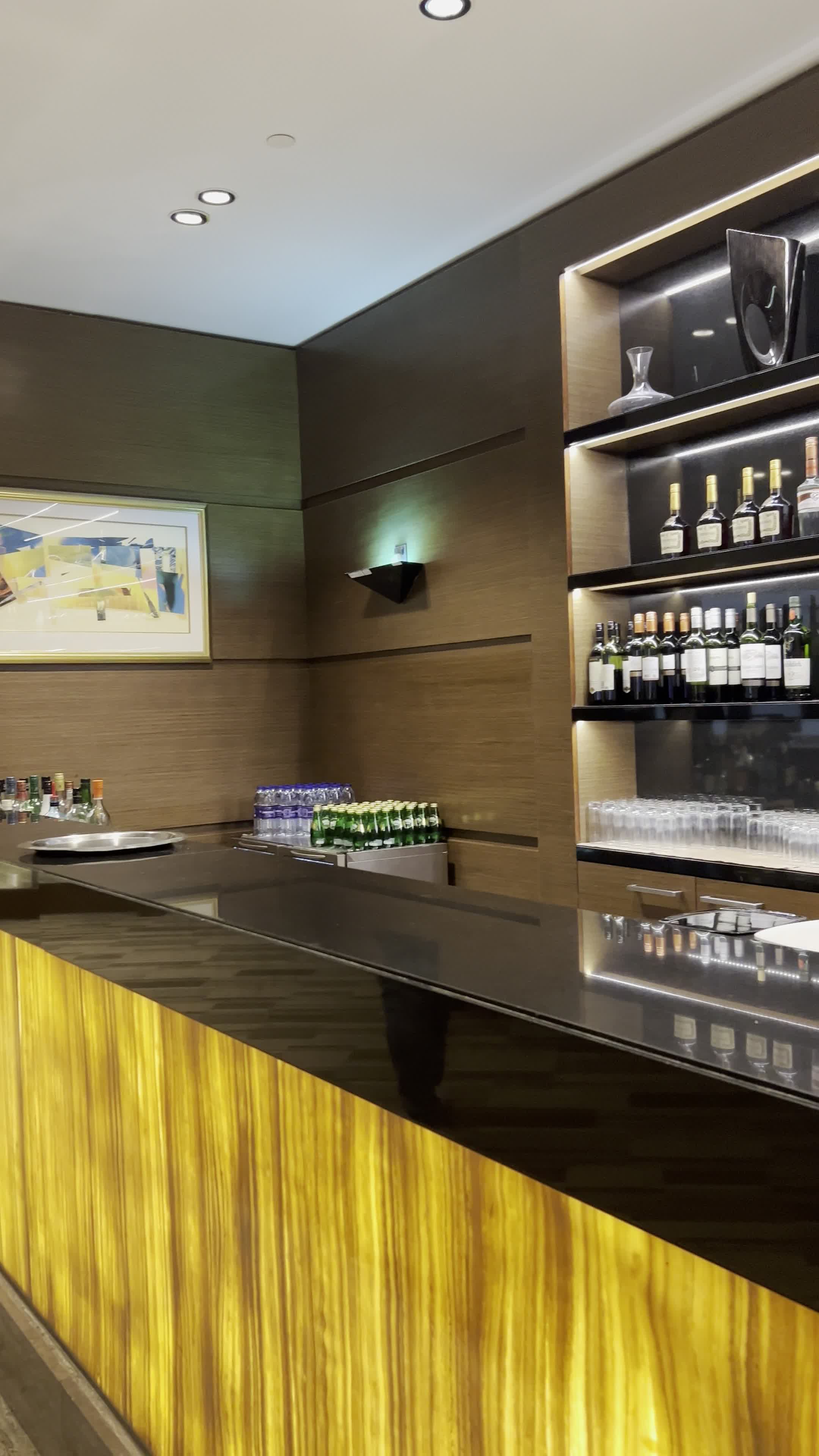 Ahlan Business Class Lounge (صالة درجة رجال الأعمال)