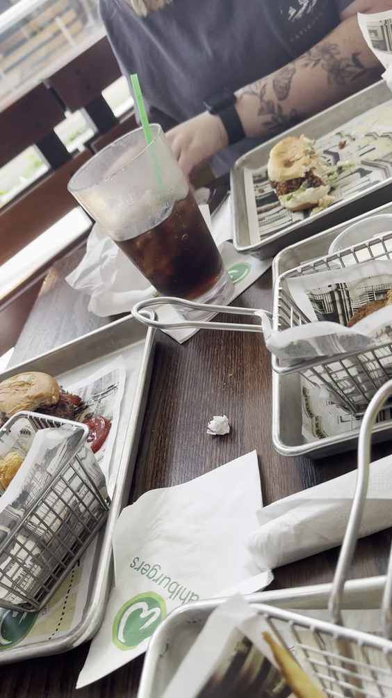 Wahlburgers