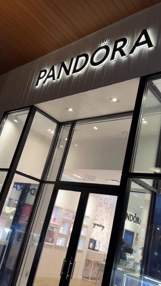 Pandora Standford