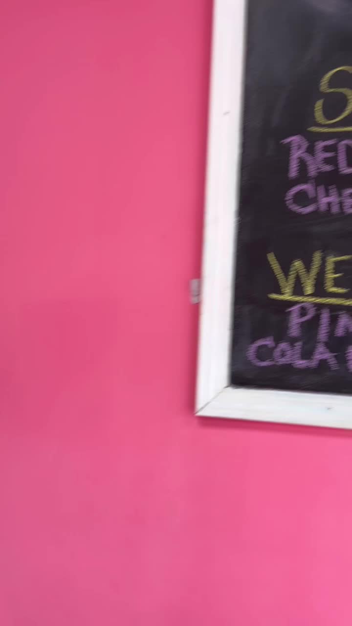 Smallcakes Cupcakery